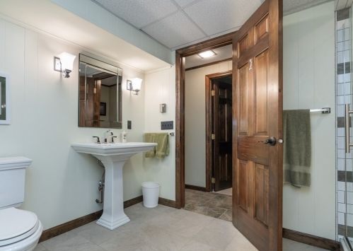 80 Shoreline Dr, Ware MA  01082-9499 exterior