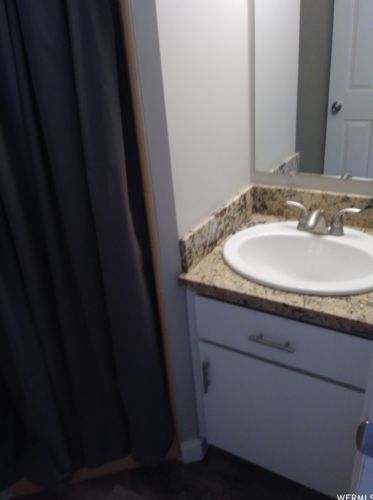 7965 Linton Dr, Taylorsville UT 84088-4632 exterior