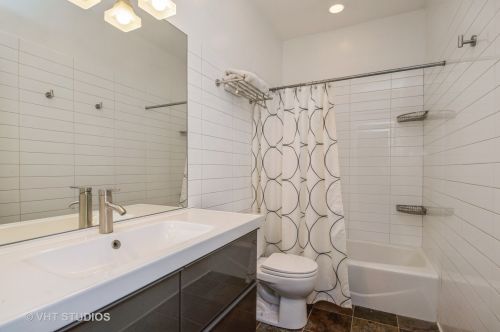 3155 Honore St, Chicago IL 60622-1011 exterior