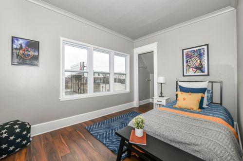 3722 7 St, Milwaukee WI 53212-1437 exterior