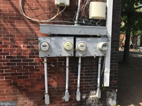 147 2nd St, Trenton, NJ 08611-2203