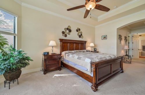 10130 Biscayne Bay Ln, Naples FL 34120-3754 exterior