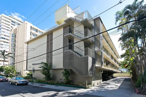 2442 Tusitala St, Honolulu HI 96815-3153 exterior