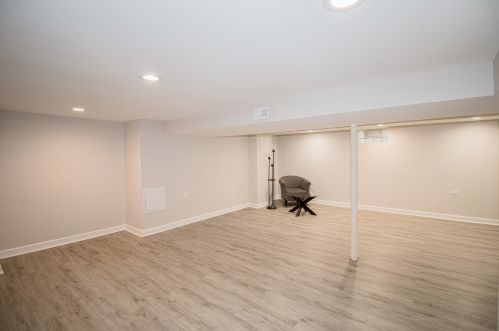 8033 State St, Chicago IL 60827-2003 exterior