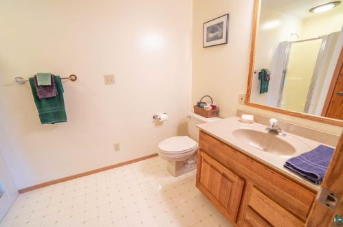 1901 Rice Lake Rd, Duluth MN 55811-4812 exterior