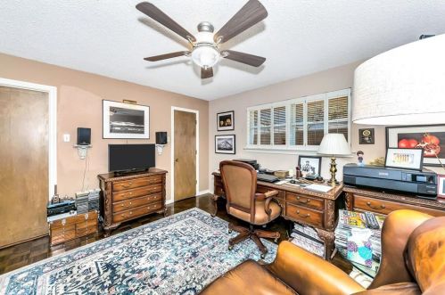 1909 Grn Oaks Dr, Irving TX 75061-2138 exterior