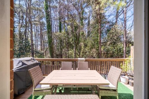 2810 Darby St, Atlanta GA  30319-3655 exterior