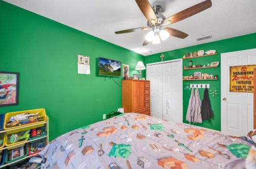 211 Kestor Dr, Fort Pierce FL 34953-5426 exterior