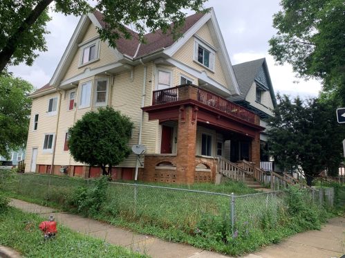 1530 Clarke St, Milwaukee WI  53206-2026 exterior