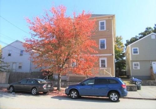 69 Hawkins St, Providence, RI 02908-1714