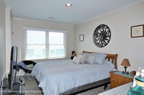 3031 Rte 35, Lavallette NJ 08735-1929 exterior