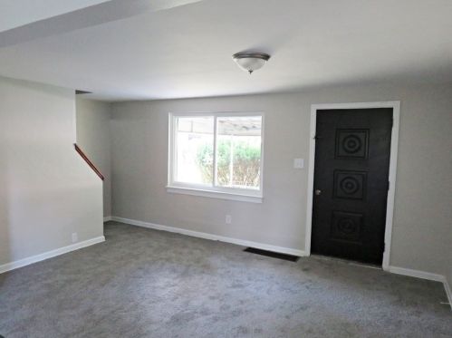 10528 Lindberg Ave, Pittsburgh PA  15235-2901 exterior