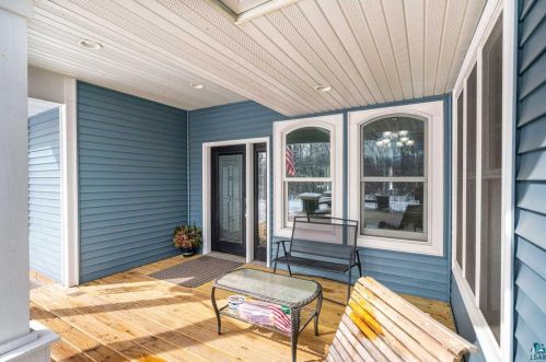 9127 Superior St, Duluth, MN 55804-2707