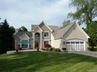 351 Lk Dr, Novi MI  48377-1950 exterior