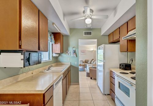 30 Calle Del Chancero, Green Valley, AZ 85614-3107