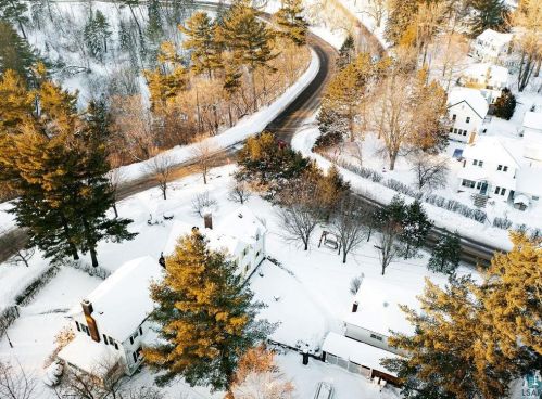 1064 Chester Park Dr, Duluth MN 55812-1138 exterior