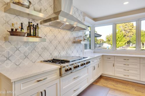 5828 3rd Ave, Phoenix AZ 85086-7201 exterior