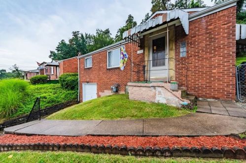 444 Garden Rd, Pittsburgh, PA 15227-3108