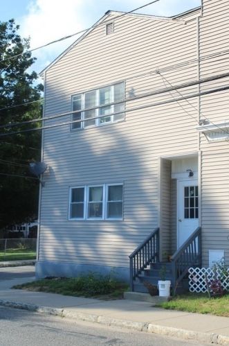 97 Pleasant St, Ware, MA 01082-1026