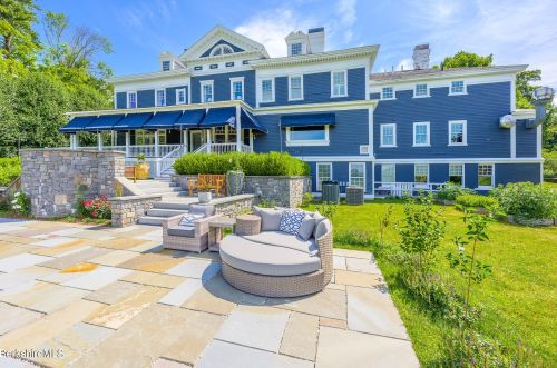 2 Kemble St, Lenox, MA 01240-2813