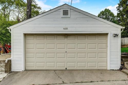 4318 Alpine Ave, Milwaukee WI  53211-1411 exterior