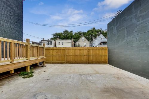 1624 Peterson Ave, Chicago IL  60660-2417 exterior