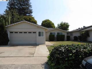 1152 Carey Dr, Concord, CA 94520-4336