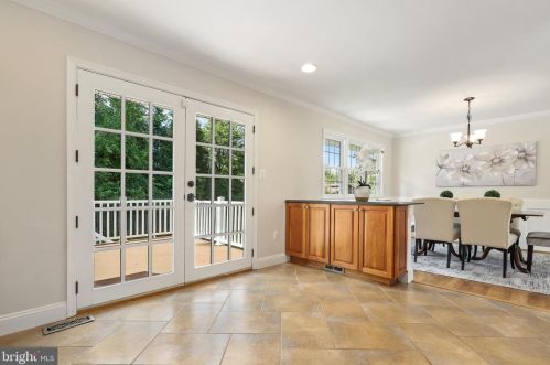 6527 Divine St, Mc Lean VA 22101-4623 exterior