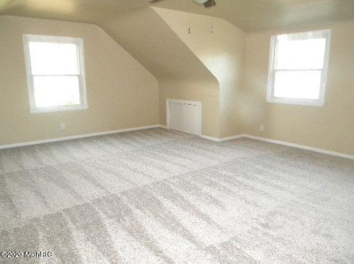 1376 Airport Rd, Meskegon MI 49444-4214 exterior