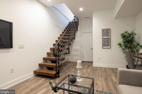 808 Fitzwater St, Philadelphia PA 19147-2808 exterior