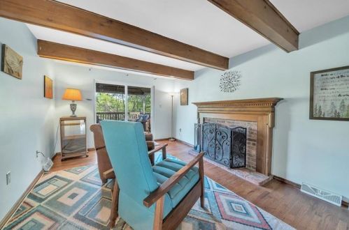 589 Clemson Dr, Pittsburgh PA 15243-1736 exterior