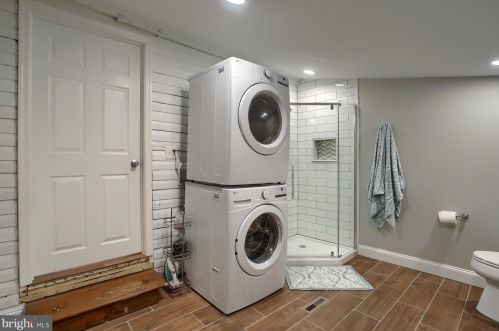 302 2nd St, Hummelstown PA  17036-1709 exterior