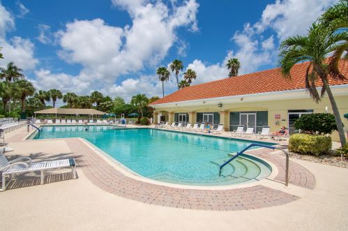 499 Casanova Cir, Fort Pierce FL  34986-1713 exterior