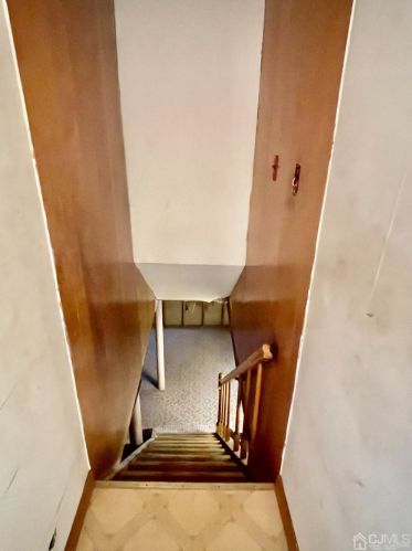 201 Campbell St, Woodbridge NJ  07095-2305 exterior