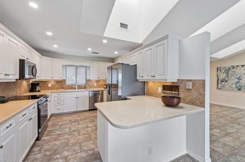 28 Cypress Vw Dr, Naples FL 34113-8086 exterior