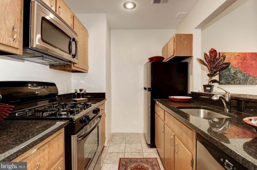 2015 Q St, Washington DC 20002-2373 exterior