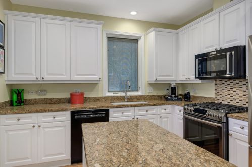 344 Scott St, Chicago IL 60610-0043 exterior