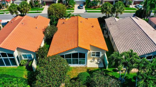 6590 Maybrook Rd, Boynton Beach FL 33437-6411 exterior