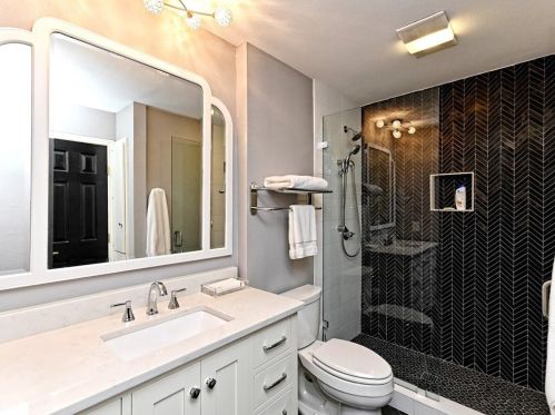 1849 Coronado Hl Dr, Austin TX 78752-2116 exterior