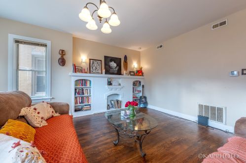 7728 East End Ave, Chicago IL 60649-4909 exterior