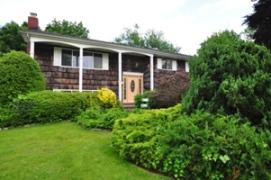 29 Dolly Dr, Commack, NY 11725-2305