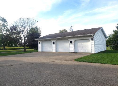 3339 31st St, Kalamazoo, MI 49048-9613