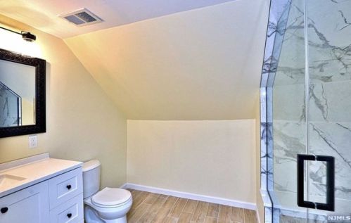 34 Enfield Ave, Montclair NJ 07042-3118 exterior