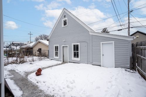 2524 Becher St, Milwaukee WI  53215-2521 exterior