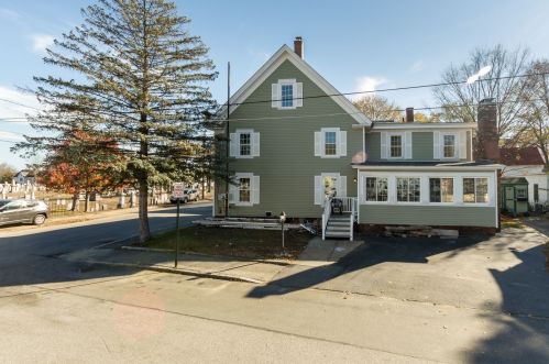 27 Bradley St, Concord NH  03301-6433 exterior