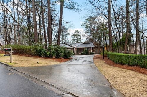 9615 Huntcliff Trce, Atlanta GA 30350-2615 exterior