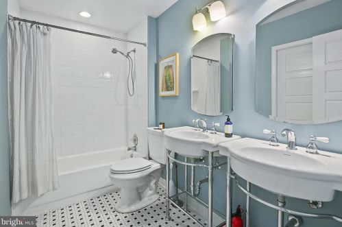 610 Elliott St, Washington DC 20002-5418 exterior