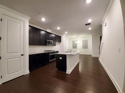 6586 Beacon Dr, Atlanta GA  30328-4204 exterior