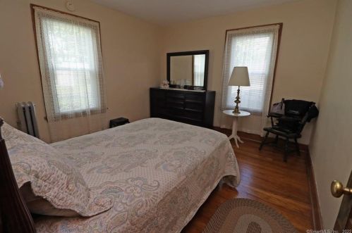 235 Oak St, New Britain CT 06051-1219 exterior