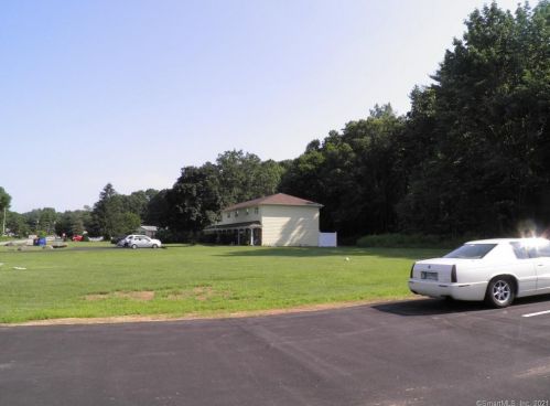 52 Carol Ave, Killingly CT 06239-4244 exterior